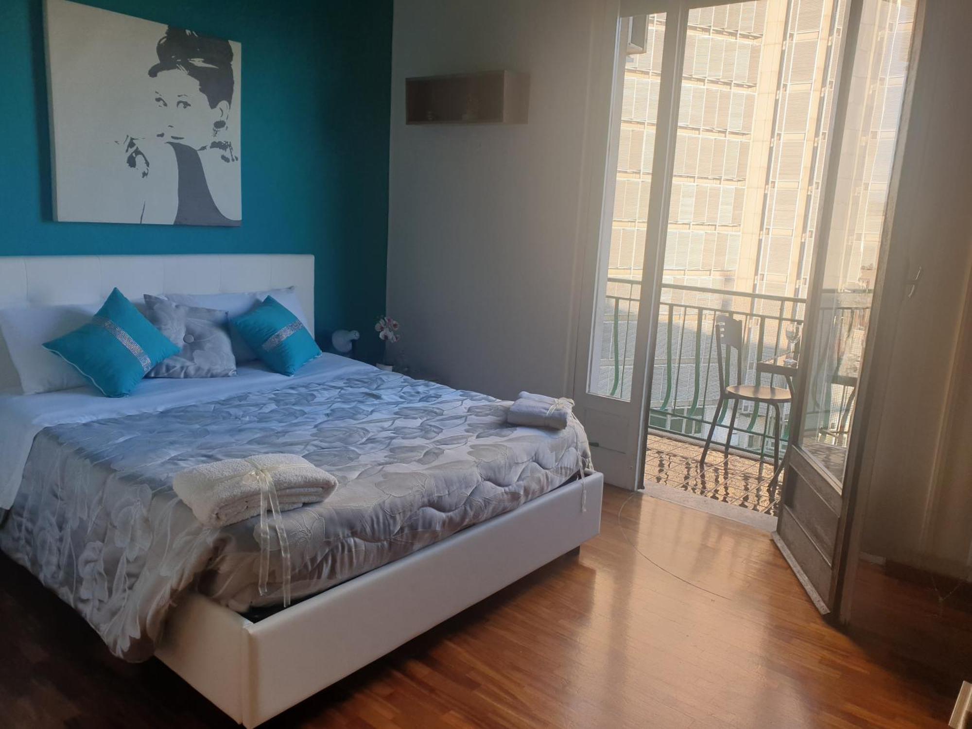 Bed & Breakfast Blue Crystal